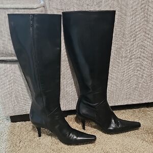 Stuart Weitzman Black Heeled Boots Sleek Design